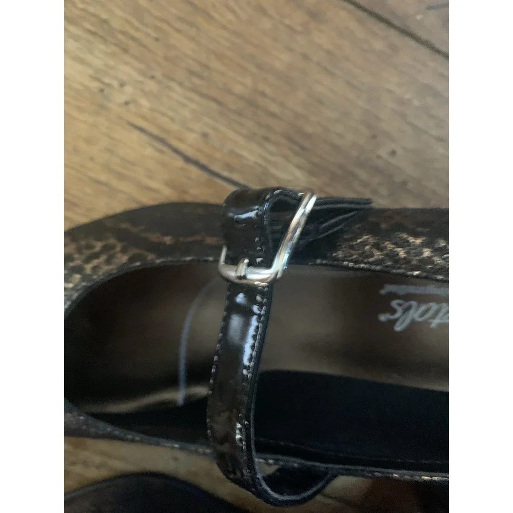 Rose Petals By Walking Cradles Women's Buckle Heels 7.5 Narrow Black‎ Gold
